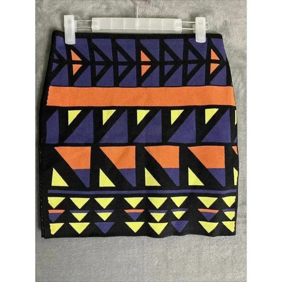 Rachel Roy Twilight Size M Ponte Knit Mini Skirt Geo Print Jacquard Body Con Pop - Picture 1 of 6